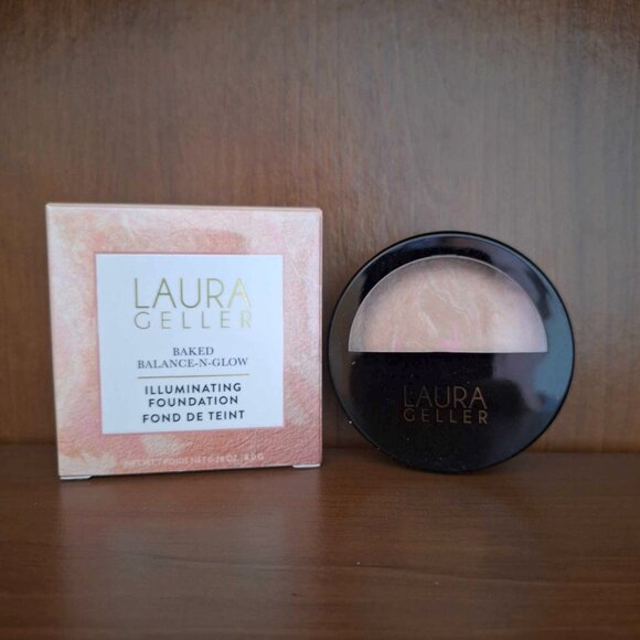 Laura Geller Illuminating Foundation, Baked Balance n Glow in Porcelain - Picture 1 of 6